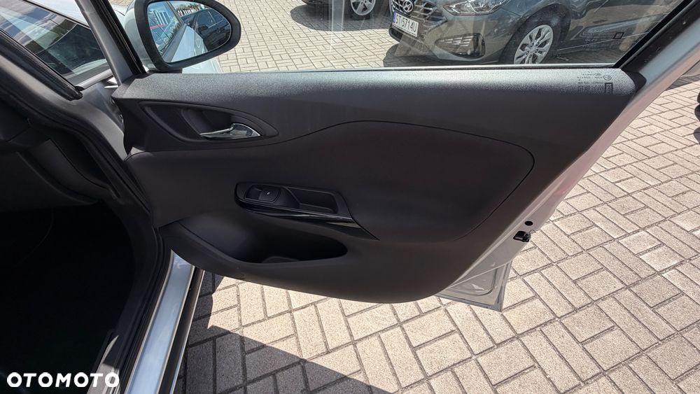 Opel Corsa 1.4 16V Cosmo - 20