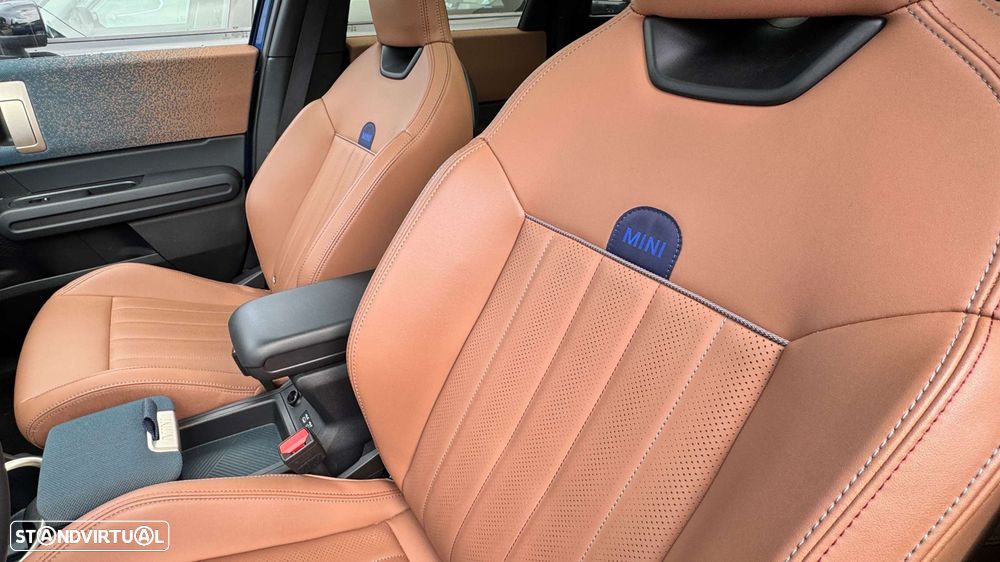 MINI Countryman E Favoured M - 17