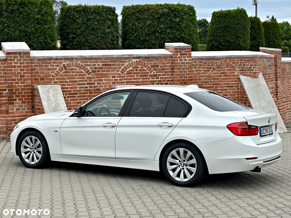 BMW Seria 3 320d Sport Line - 28