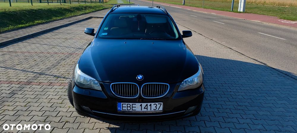 BMW Seria 5 525d xDrive Touring - 2