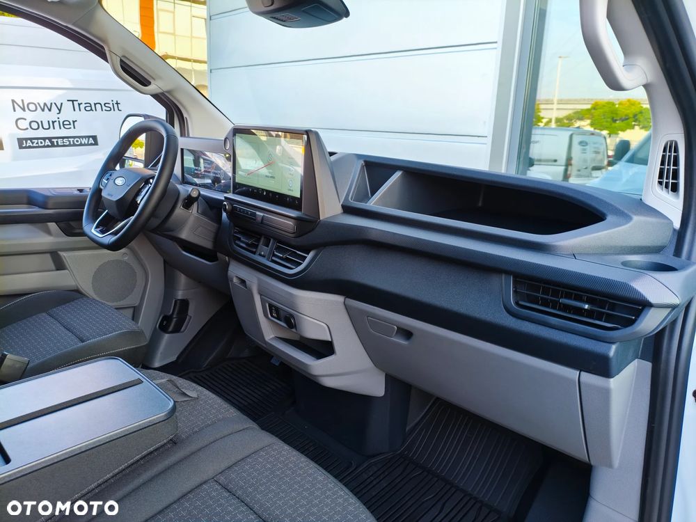 Ford E-Transit Custom - 7