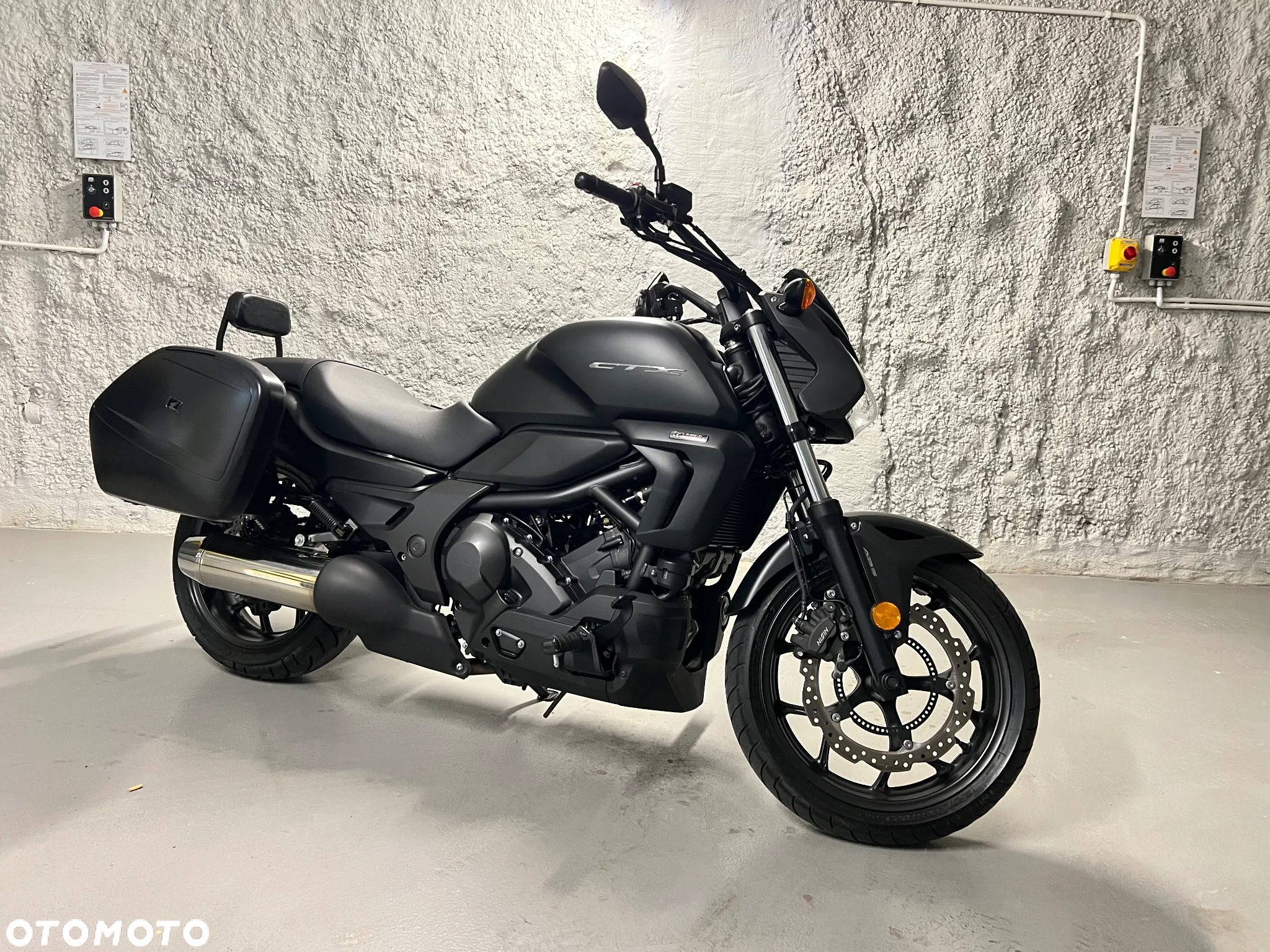Honda CTX - 8