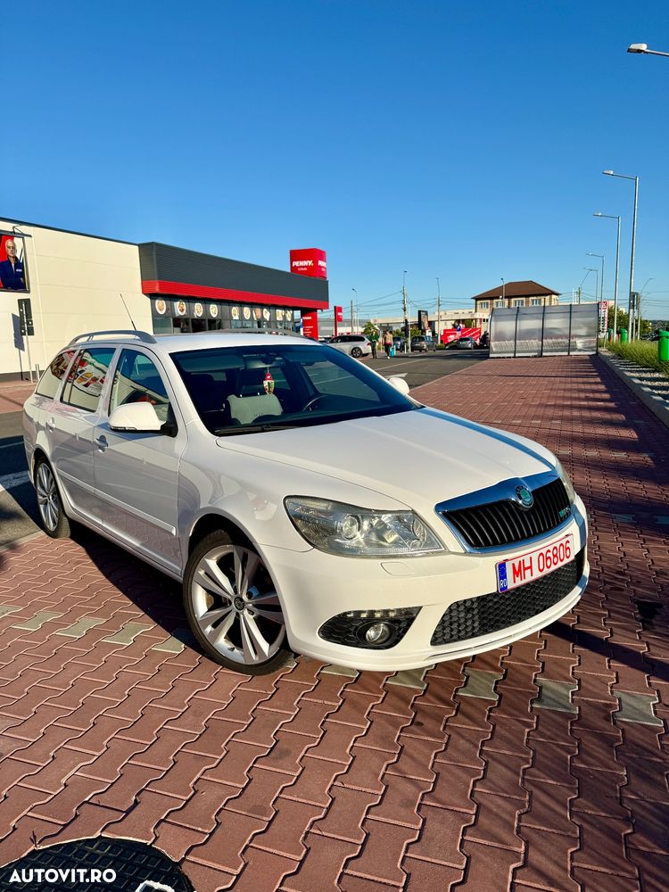 Skoda Octavia 2.0 TDI CR DPF DSG RS - 2