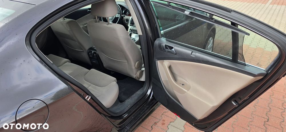 Volkswagen Passat 2.0 TDI Comfortline R-Style DSG - 21