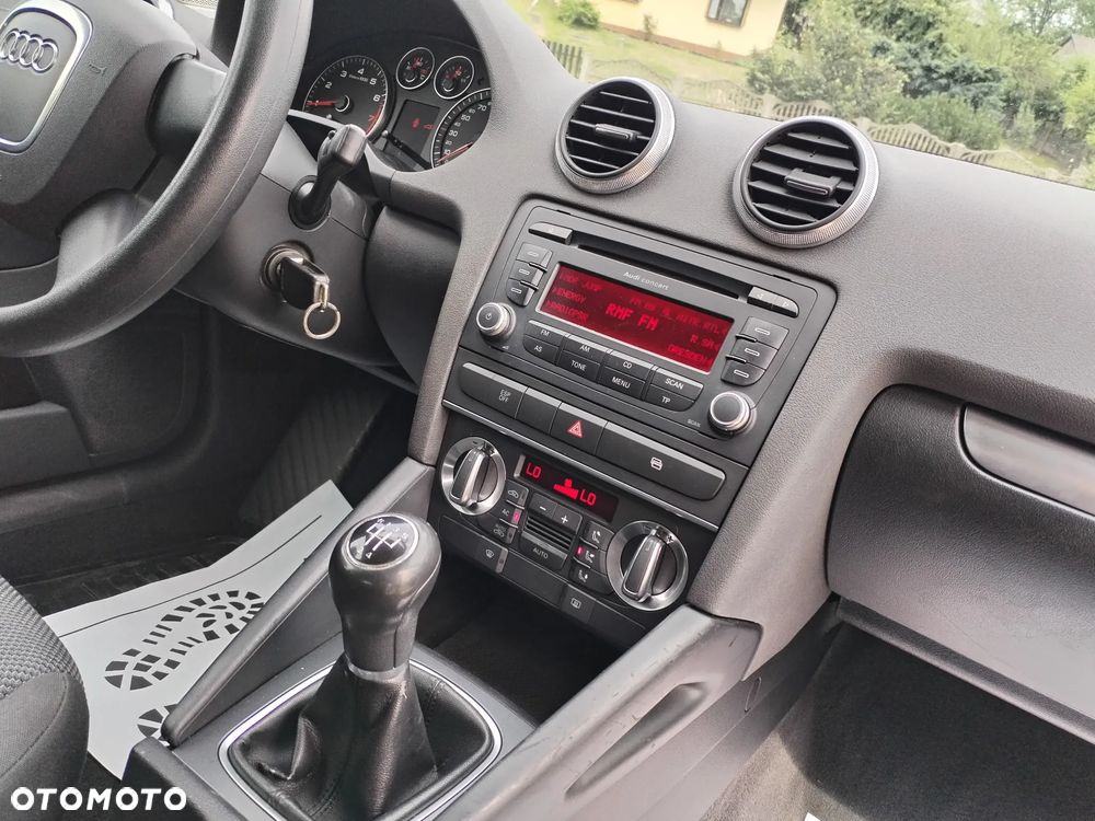 Audi A3 3-drzwiowe 1.6 Ambiente - 15