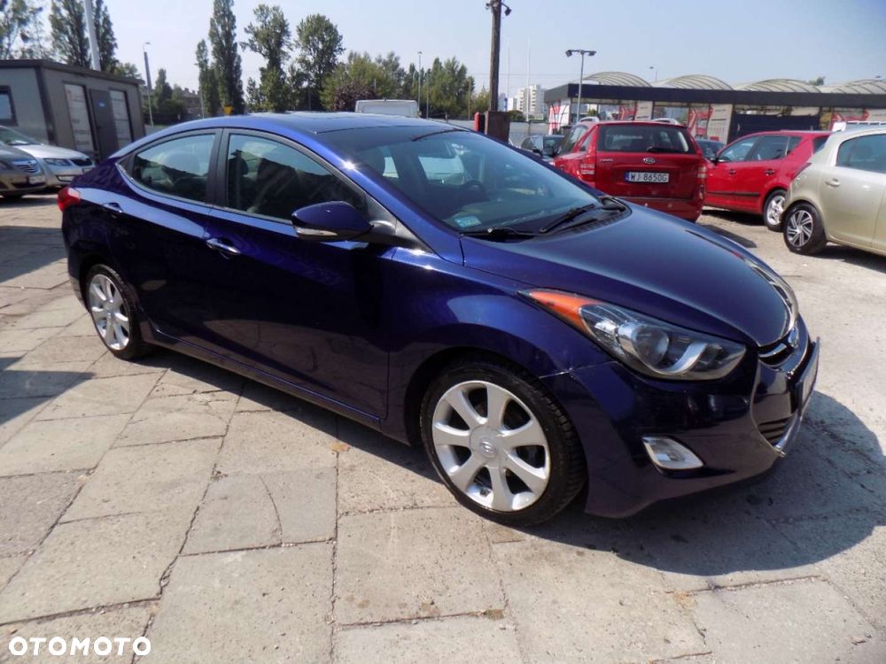 Hyundai Elantra - 2