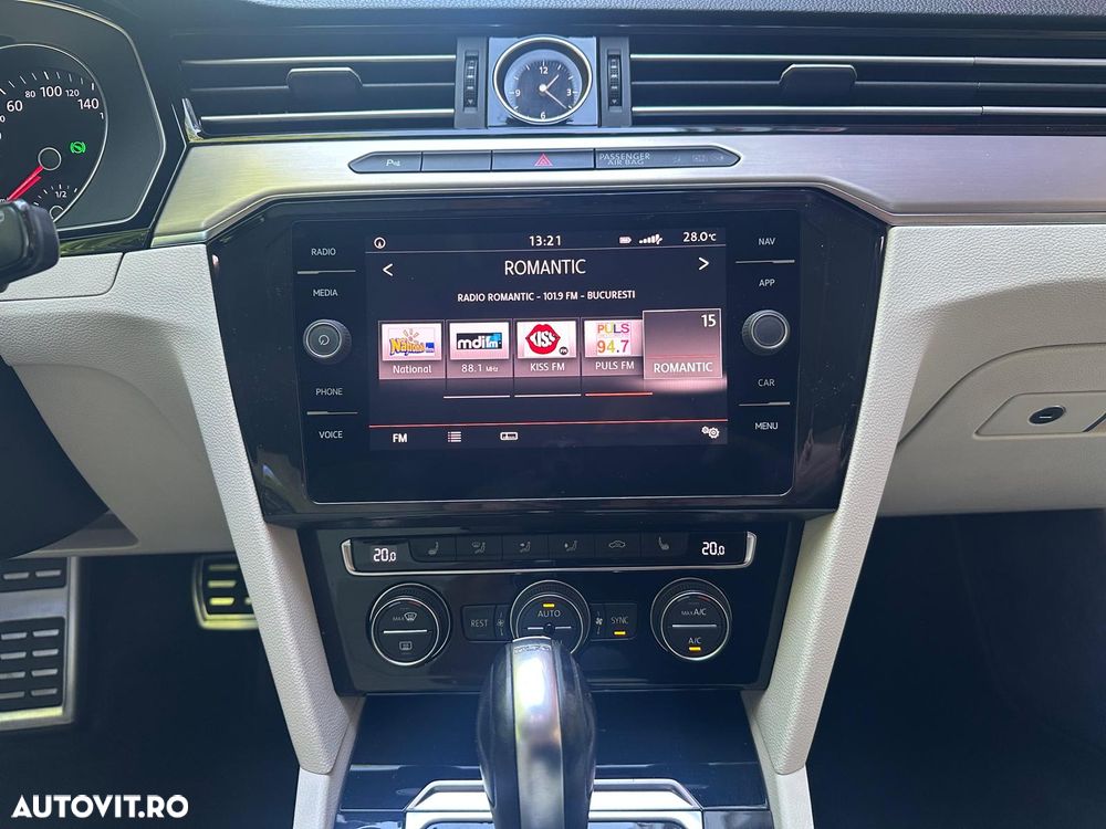 Volkswagen Passat 2.0 TDI DSG Highline - 11