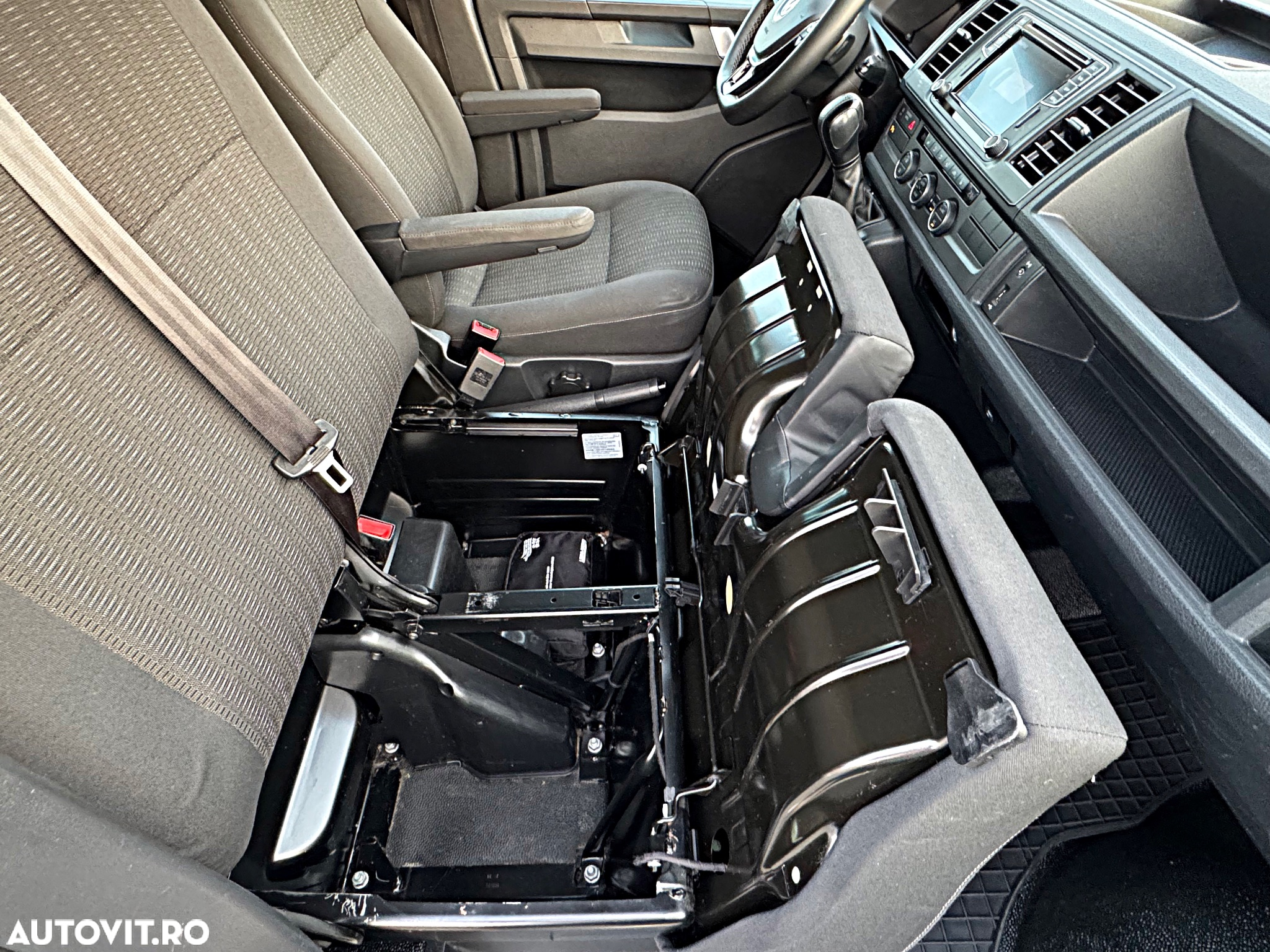 Volkswagen Caravelle T6 2.0 TDI KR Comfortline DSG - 24