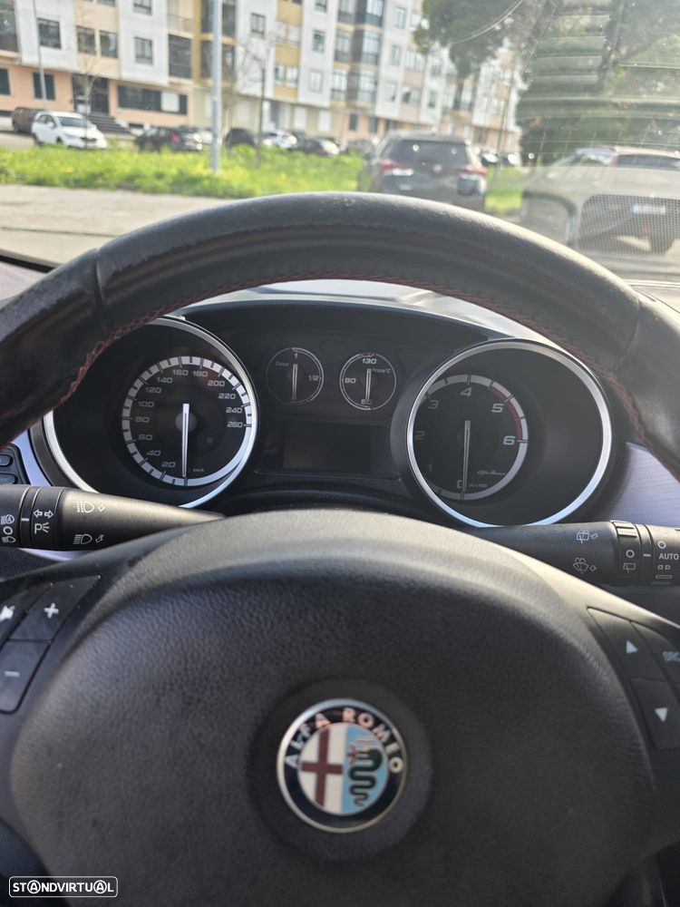Alfa Romeo Giulietta 1.6 JTDM Corporate - 8