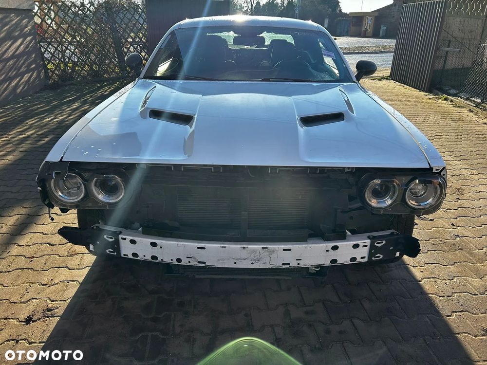 Dodge Challenger - 4