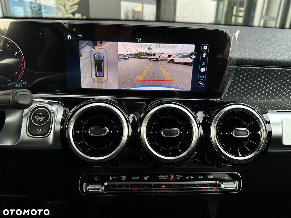 Mercedes-Benz GLB - 16