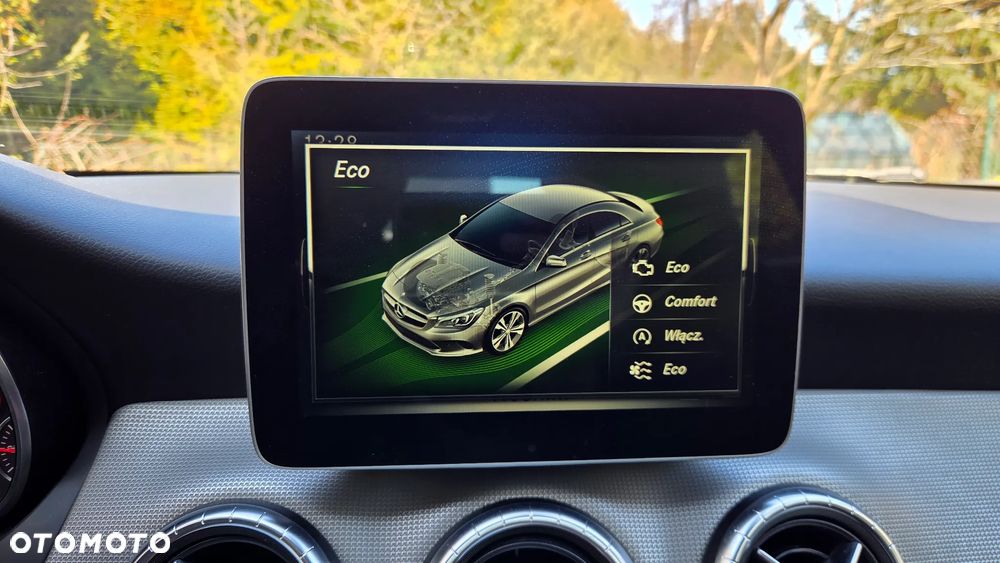 Mercedes-Benz CLA 180 7G-DCT Urban - 9