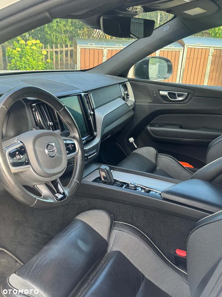 Volvo XC 60 B4 D AWD R-Design - 19