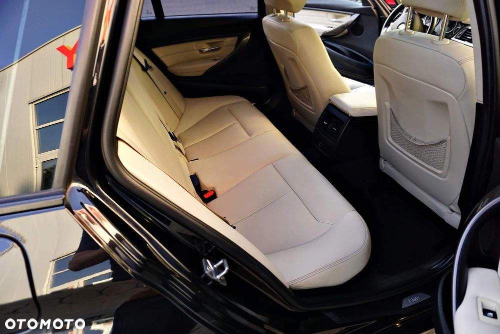 BMW Seria 3 330d Modern Line - 24