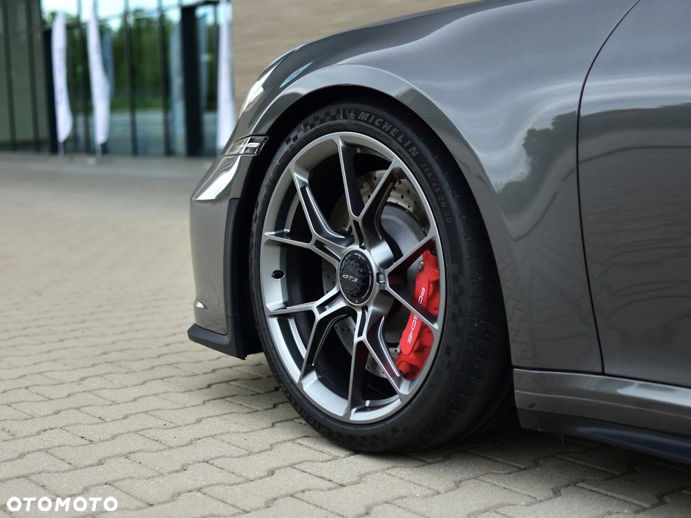 Porsche 911 GT3 - 29