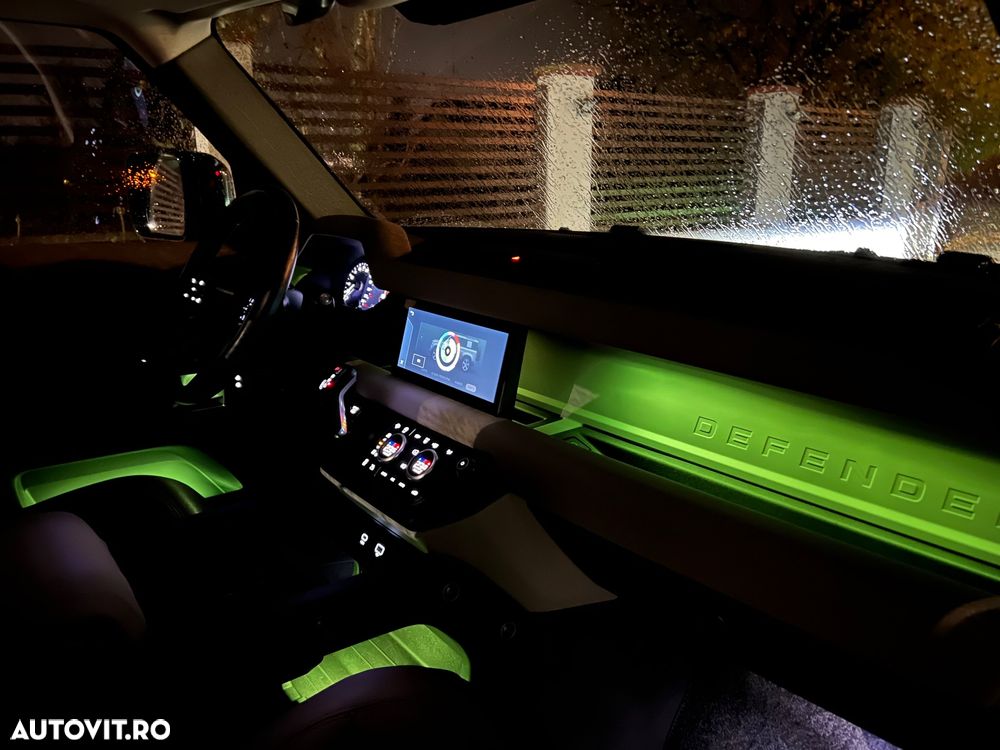 Land Rover Defender 110 3.0D 250 MHEV Hard Top X-Dynamic SE - 6