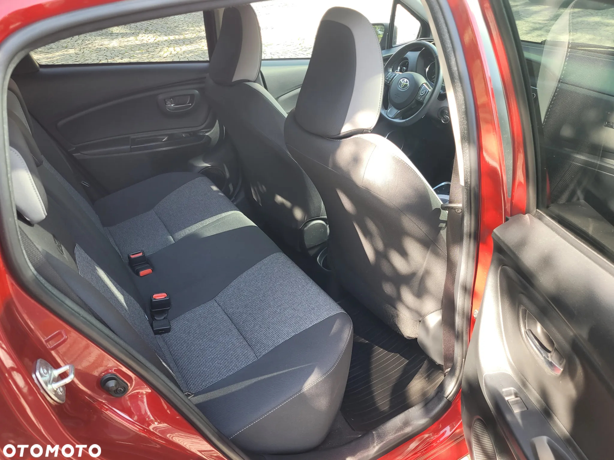 Toyota Yaris 1.5 Premium CVT - 11