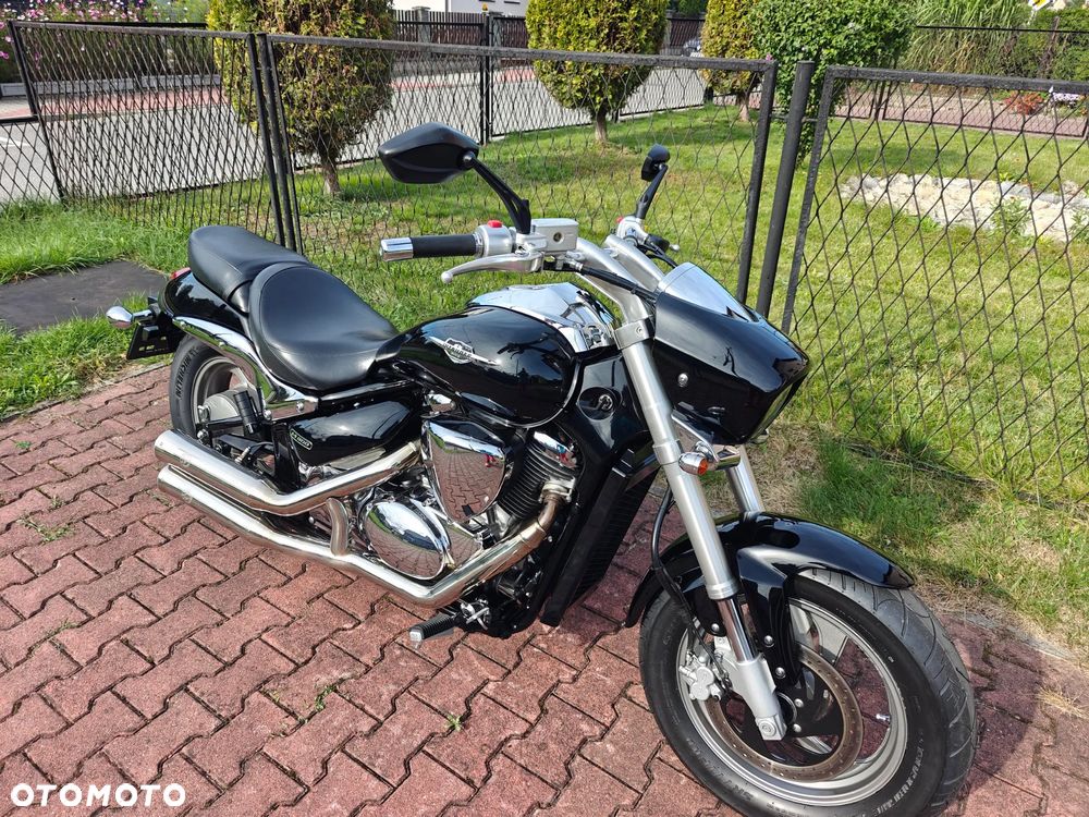 Suzuki Intruder - 3