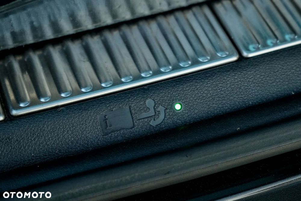 Skoda Superb 2.0 TDI 4x4 DSG L&K - 30