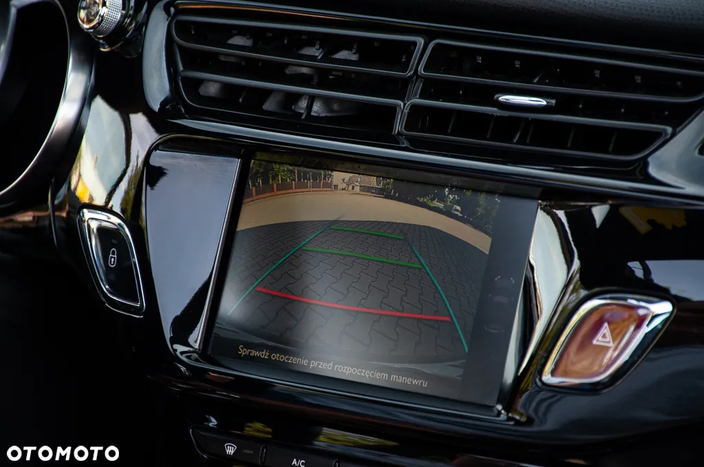 Citroën DS3 PureTech 82 CONNECTED CHIC - 28