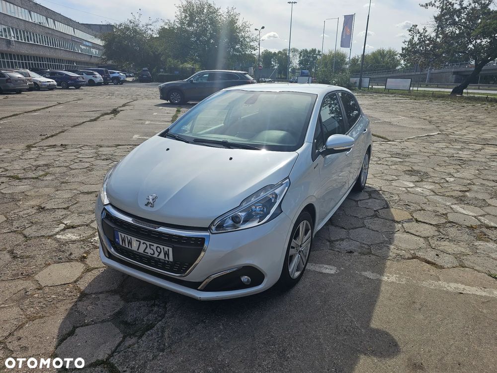 Peugeot 208 1.2 PureTech GPF Signature S&S - 2