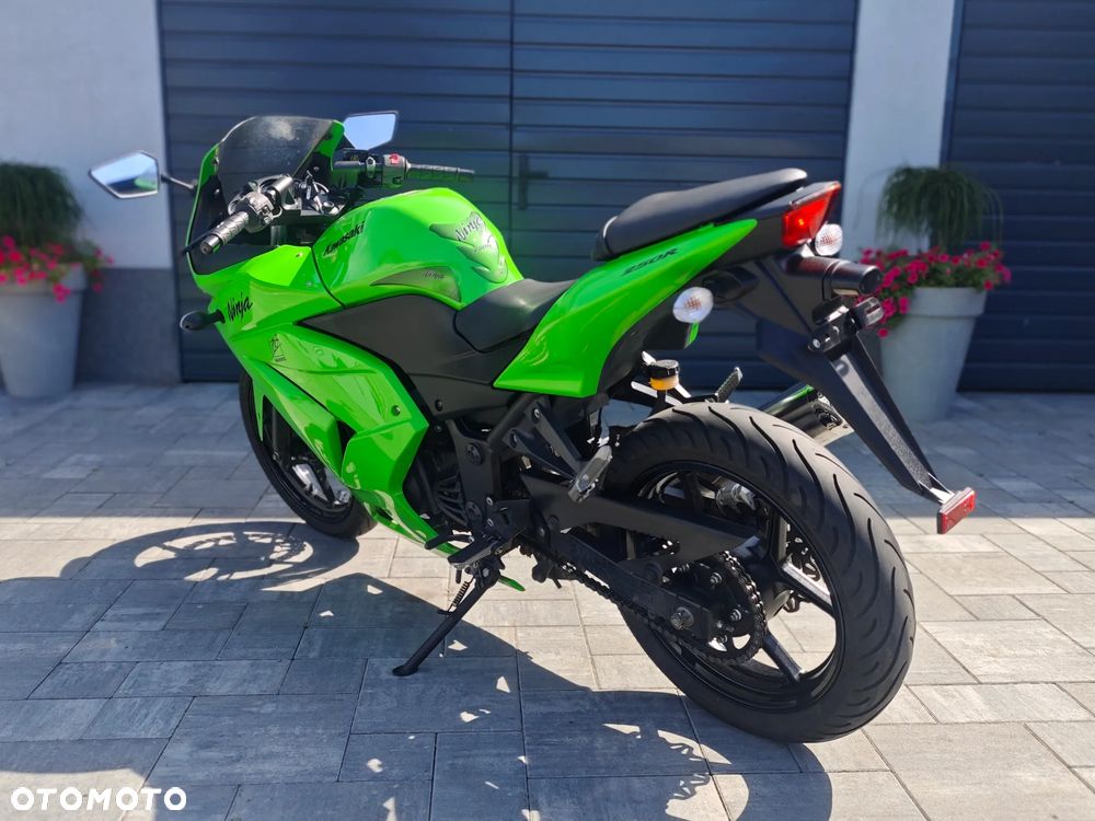 Kawasaki Ninja 250R - 23
