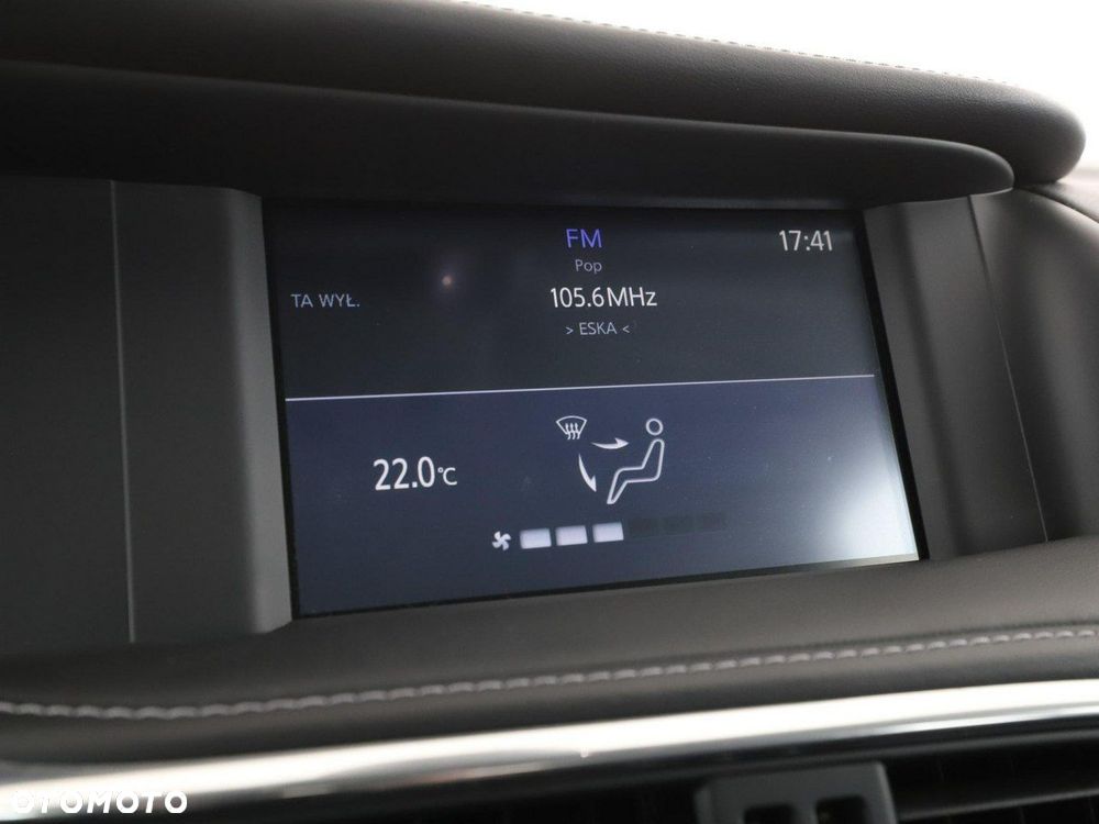 Infiniti Q30 - 25