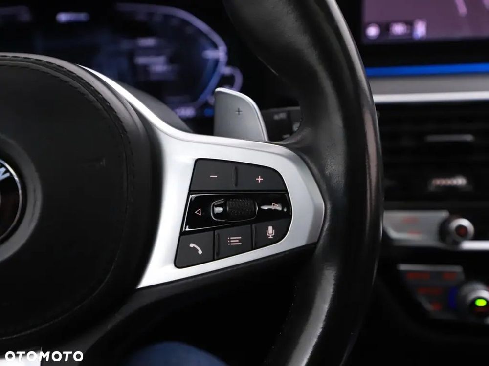 BMW Seria 5 530e xDrive M Sport sport - 16