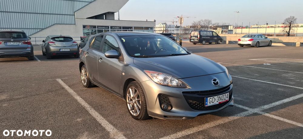 Mazda 3 1.6 Navi + - 5