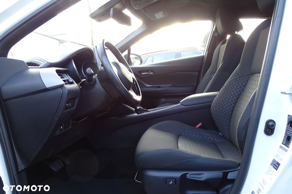 Toyota C-HR Business-Edition - 21