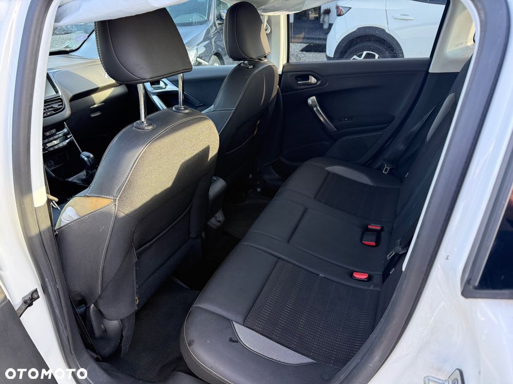 Peugeot 2008 - 8