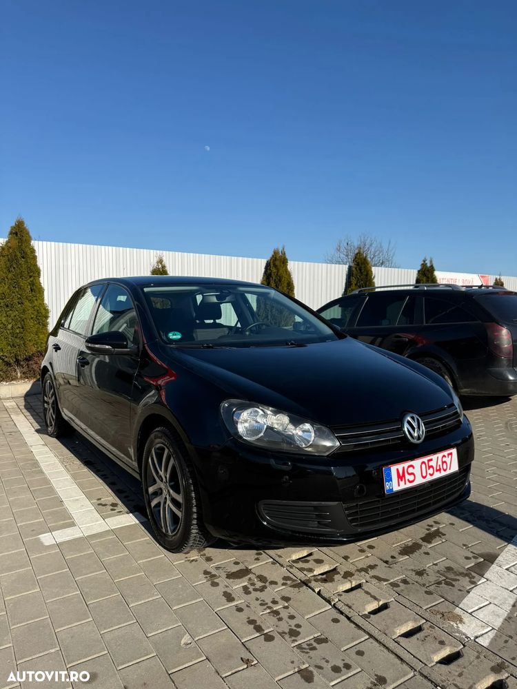Volkswagen Golf - 1