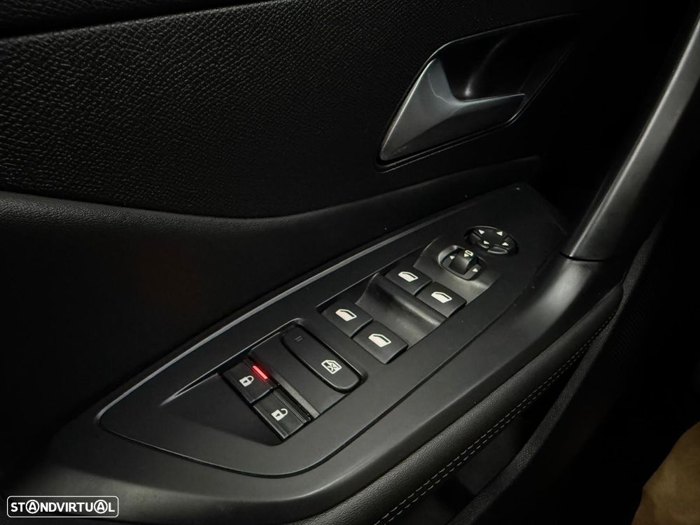 Peugeot 308 1.5 BlueHDi Allure Pack EAT8 - 31