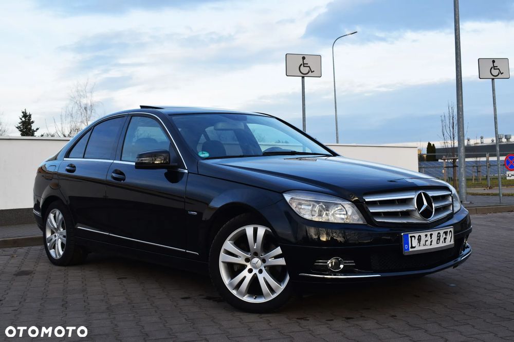 Mercedes-Benz Klasa C 180 T CGI Automatik BlueEFFICIENCY Avantgarde - 3