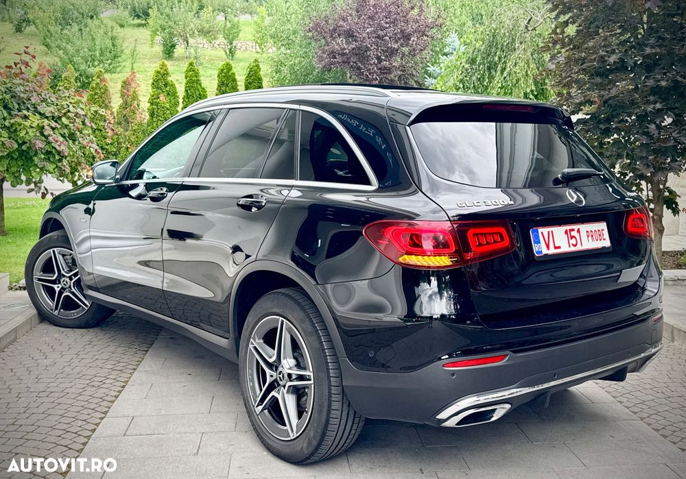 Mercedes-Benz GLC 300 e 4Matic 9G-TRONIC AMG Line Plus - 6
