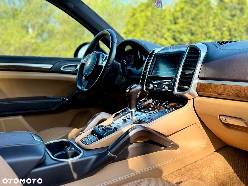 Porsche Cayenne - 10
