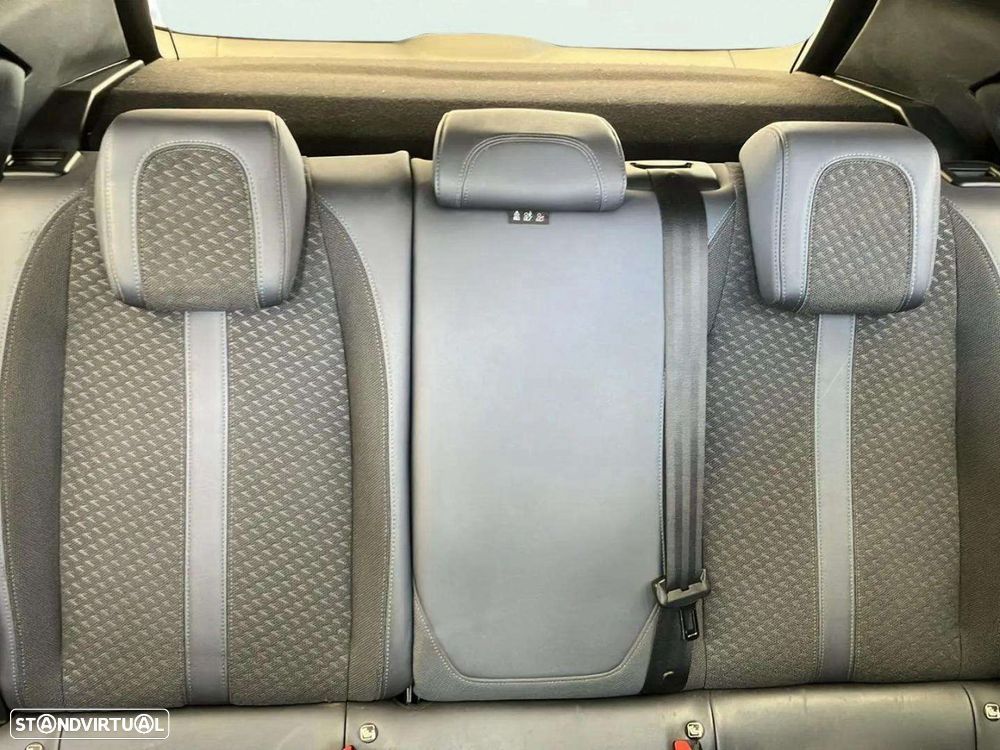 Peugeot 2008 1.2 PureTech Allure - 17