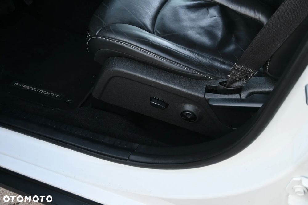 Fiat Freemont 2.0 Multijet 16V DPF Automatik Allrad Lounge - 30