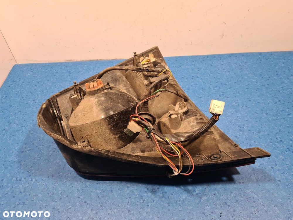 KIA SORENTO I LAMPA TYŁ LEWA ZEWNĘTRZNA - 9