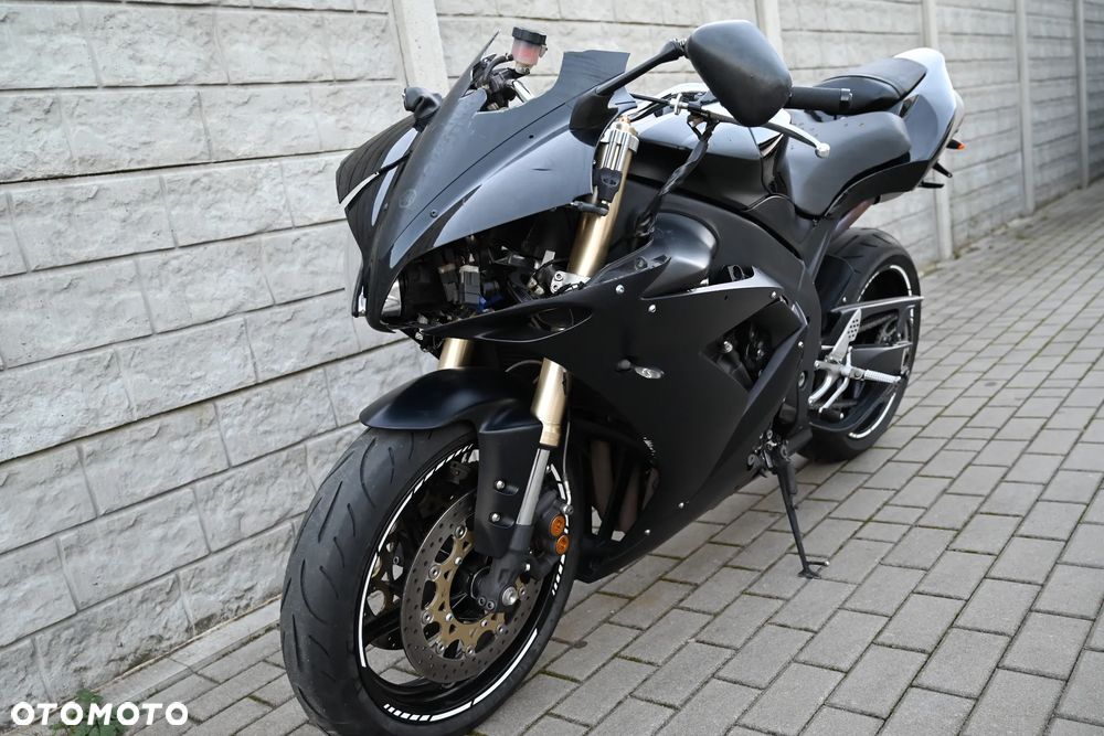 Yamaha R1 - 40
