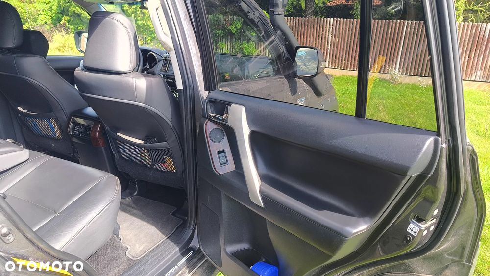 Toyota Land Cruiser LC 4.0 V6 Invincible - 33
