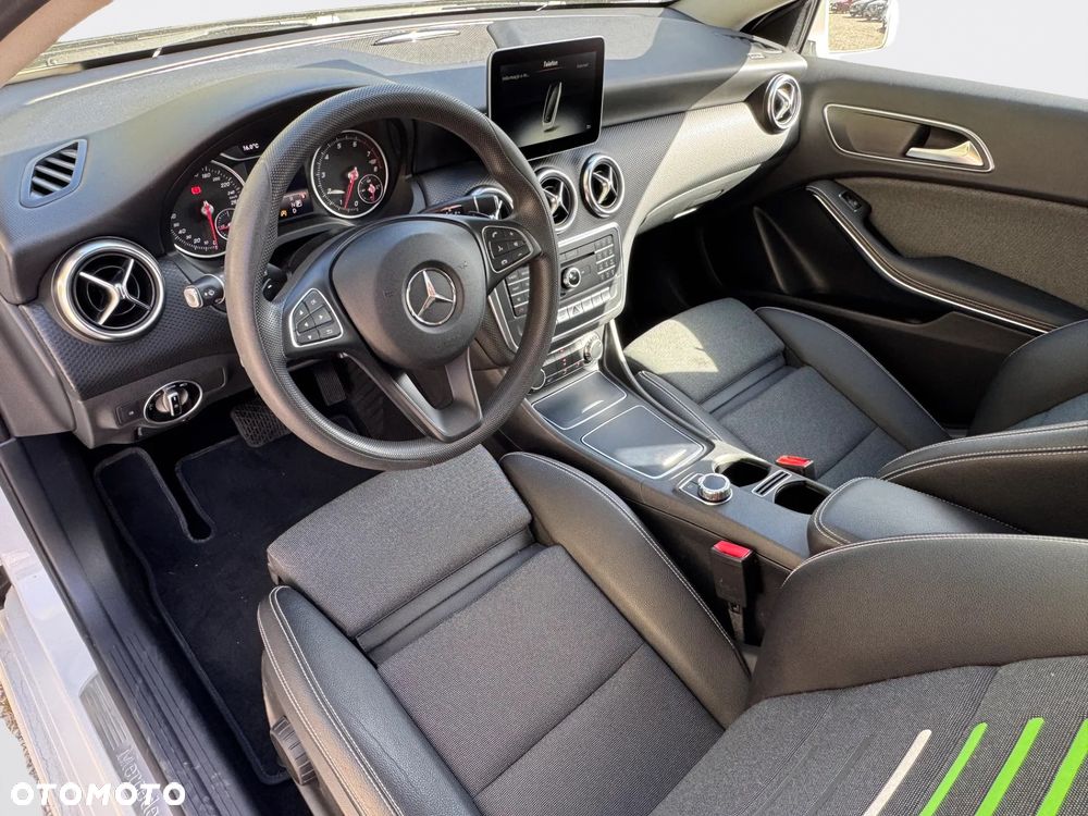 Mercedes-Benz Klasa A 160 7G-DCT Style - 12