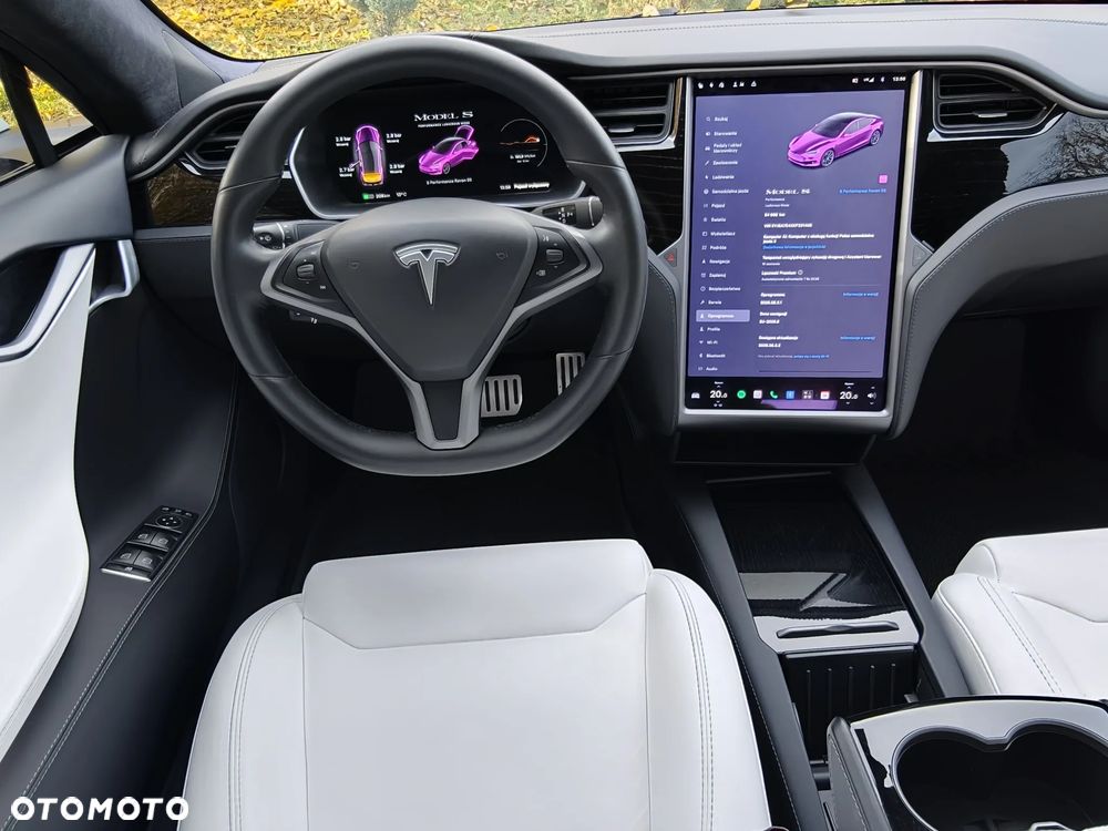Tesla Model S Performance - 27