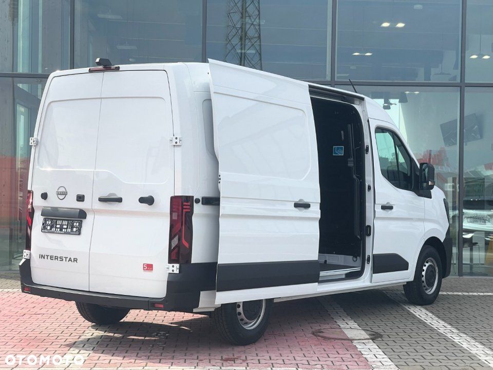 Nissan Interstar - 5