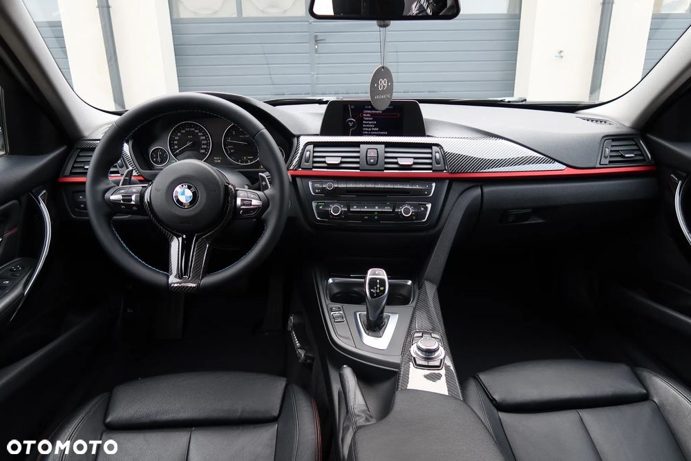 BMW Seria 3 335i xDrive M Sport - 32