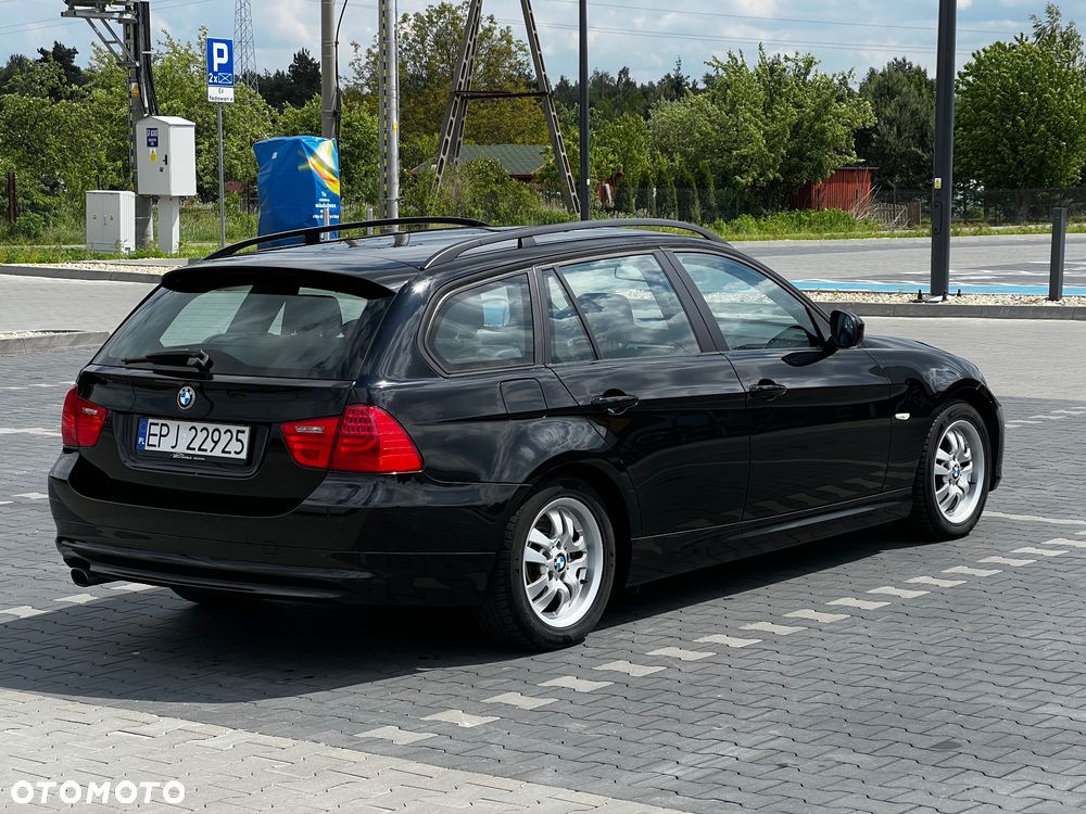 BMW Seria 3 318i - 3