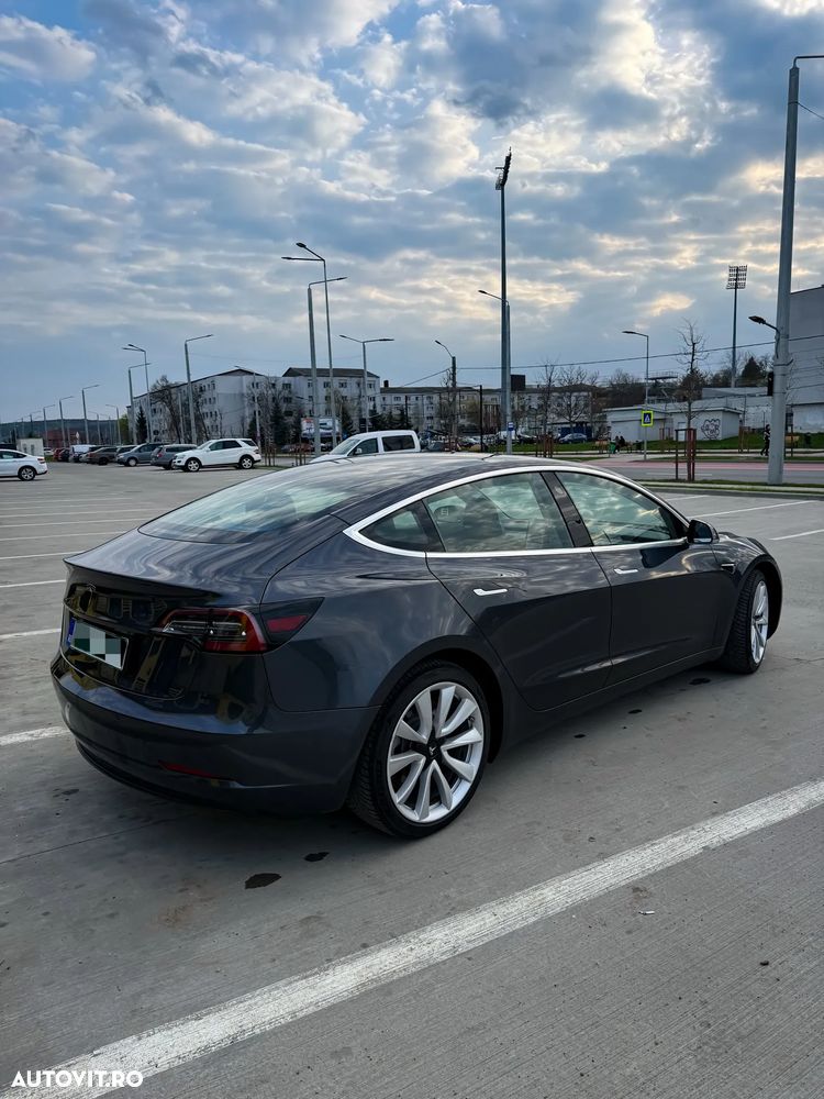 Tesla Model 3 Standard Reichweite Plus Hinterradantrieb - 5