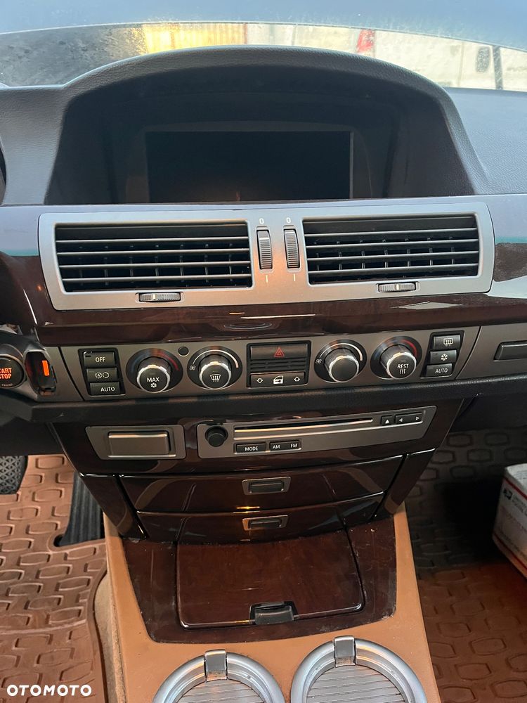 BMW Seria 7 750Li - 15