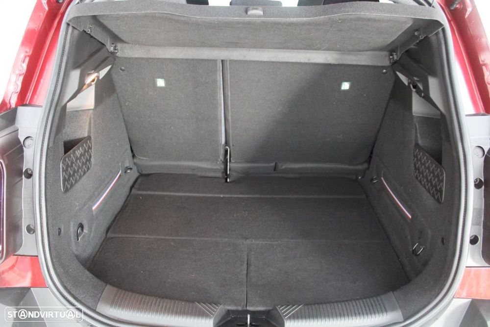 Renault 4 E-Tech 52 kWh Techno Autonomia Conforto - 9