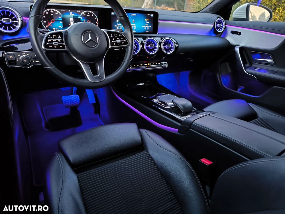 Mercedes-Benz CLA 180 7G-DCT Special Edition - 11